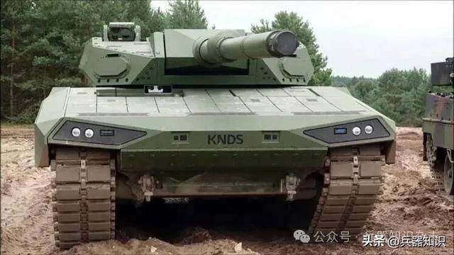 KNDS公司展示无人炮塔的“豹”2A-RC30主战坦克第二辆